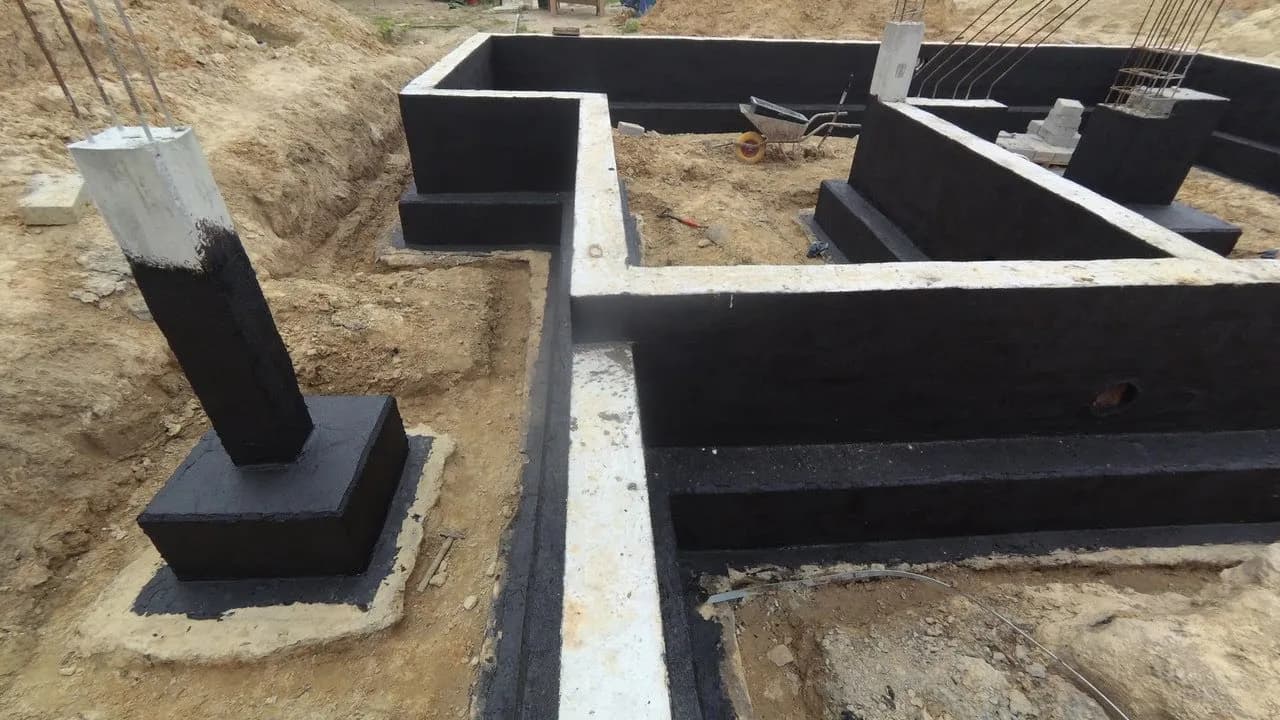 Jak izolować fundament, aby uniknąć wilgoci i kosztownych napraw
