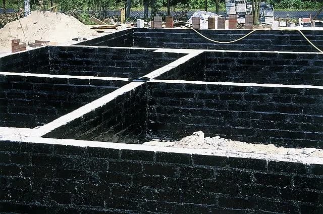 Ile stali na fundamenty? Oblicz dokładnie, aby uniknąć kosztów