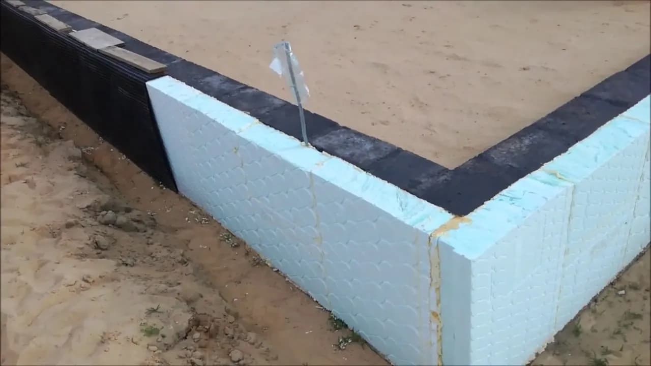 Jaki styrodur na fundamenty? Wybierz najlepszy materiał izolacyjny