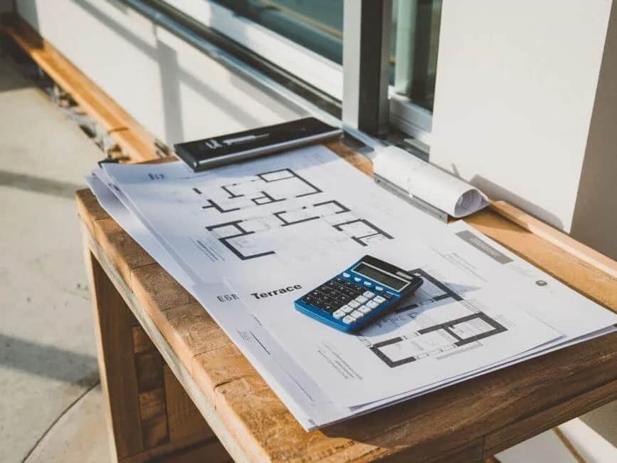 Ile kosztuje pozwolenie na budowę tarasu? Sprawdź ukryte koszty!