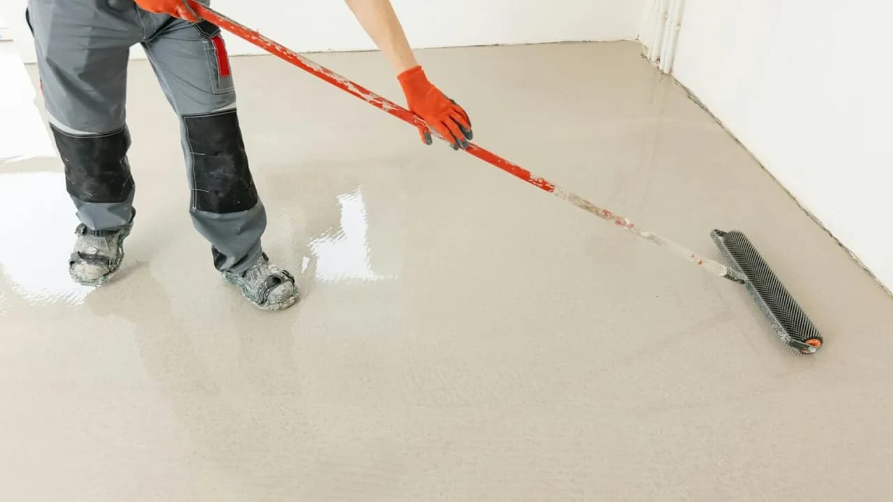 Wylewka samopoziomująca ile cm – wybierz idealną grubość dla swojego projektu