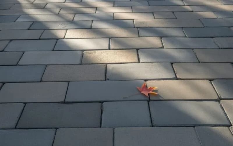 Jaka kostka na podjazd 6 czy 8 - wybierz mądrze, uniknij kosztów napraw